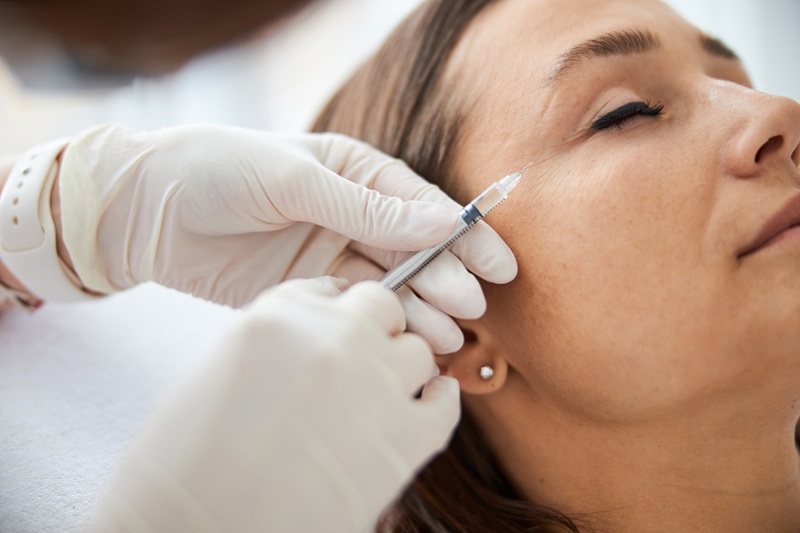 woman-receiving-beauty-treatment-injection-for-wrinkles